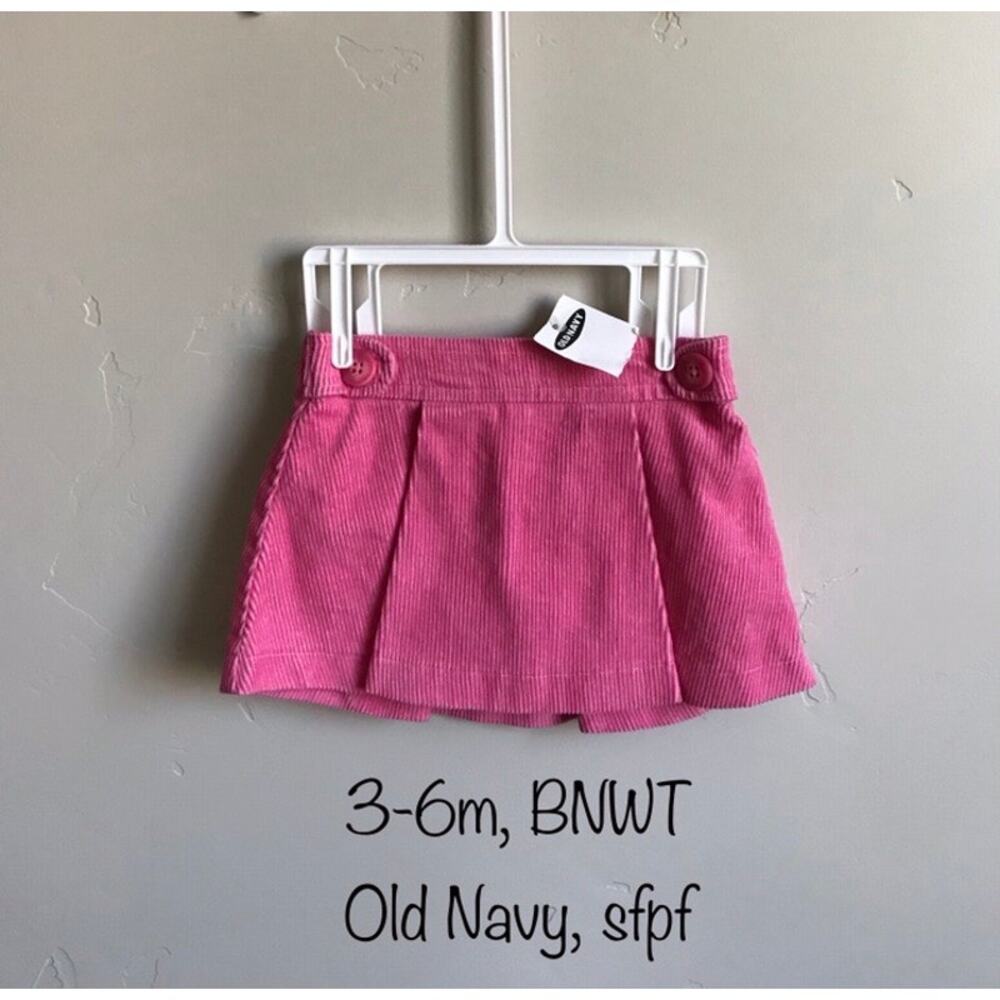 Old Navy 3-6m Pink Corduroy Skirt with Built in Bloomers- NWT